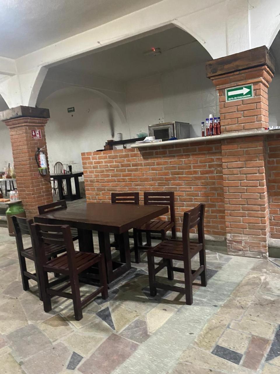Hermanos Feregrino Bernal Esterno foto